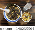 Seaweed ramen and green onion rice 140235504