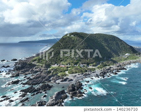 [Aerial view] Uplifted coastline and rock formations of Cape Muroto (Kochi Prefecture) 140236710