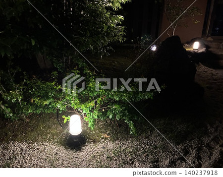 日式花園的燈光秀 日式花園的燈光秀 140237918