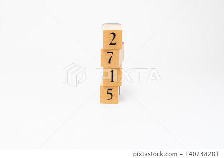 用木塊拼成的四位數 用木塊拼成的四位數 140238281