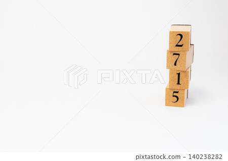 用木塊拼成的四位數 用木塊拼成的四位數 140238282