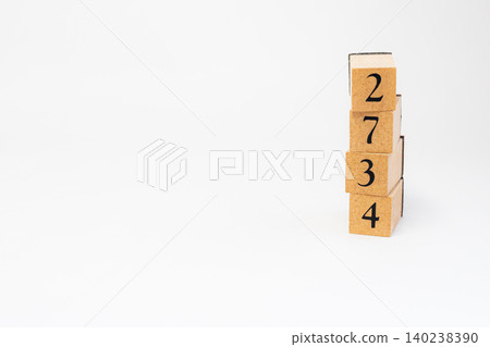 用木塊拼成的四位數 用木塊拼成的四位數 140238390