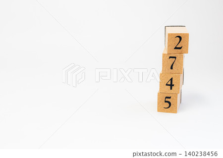 用木塊拼成的四位數 140238456