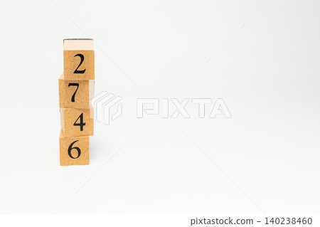 用木塊拼成的四位數 140238460