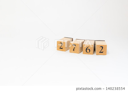 用木塊拼成的四位數 用木塊拼成的四位數 140238554