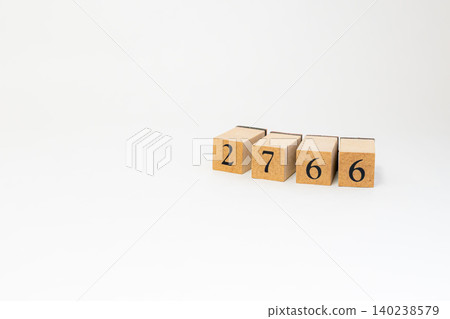 用木塊拼成的四位數 140238579