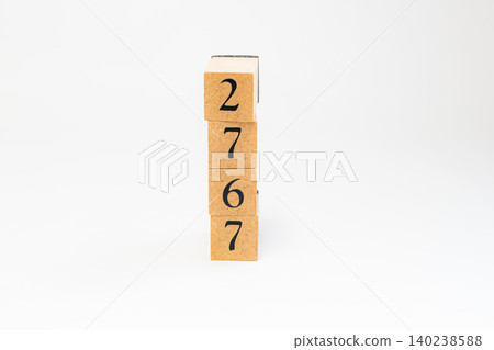 用木塊拼成的四位數 140238588