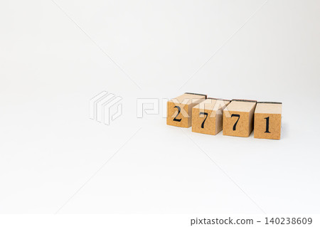 用木塊拼成的四位數 140238609