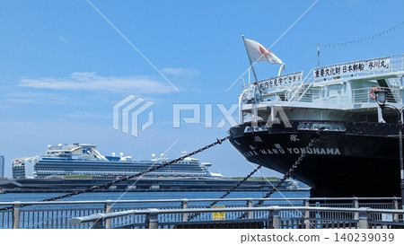 The Hikawa Maru at Yamashita Park and the Diamond Princess docked at Osanbashi Pier. 140239039