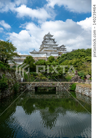 Hyogo Prefecture / The World Heritage site Himeji Castle in autumn, with its beautiful contrast of blue sky, green and white Hyogo Prefecture / The World Heritage site Himeji Castle in autumn, with its beautiful contrast of blue sky, green and white 140239464
