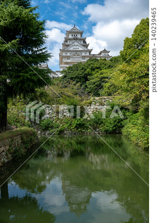 Hyogo Prefecture / The World Heritage site Himeji Castle in autumn, with its beautiful contrast of blue sky, green and white Hyogo Prefecture / The World Heritage site Himeji Castle in autumn, with its beautiful contrast of blue sky, green and white 140239465