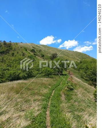 Sanpeiyama Mountain Climbing Trail Sanpeiyama Mountain Climbing Trail 140240210