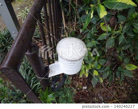即使在炎熱的夏天，根據溫度計測量，轟谷也很涼爽。 140240227