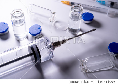 透過白色和銀色紋理營造信任感的研究背景 透過白色和銀色紋理營造信任感的研究背景 140241096