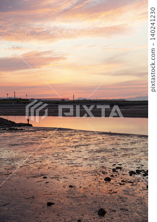 Evening view of Nakatsu Tidal Flats in summer Evening view of Nakatsu Tidal Flats in summer 140241230