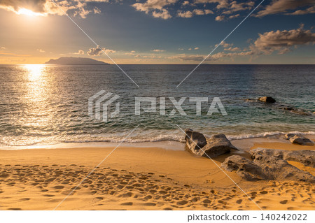 Sea turtle nesting grounds at Nagata Inakahama, Yakushima Island, evening view (summer) Sea turtle nesting grounds at Nagata Inakahama, Yakushima Island, evening view (summer) 140242022
