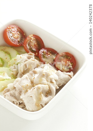 Cold pork shabu-shabu with sesame sauce Cold pork shabu-shabu with sesame sauce 140242378