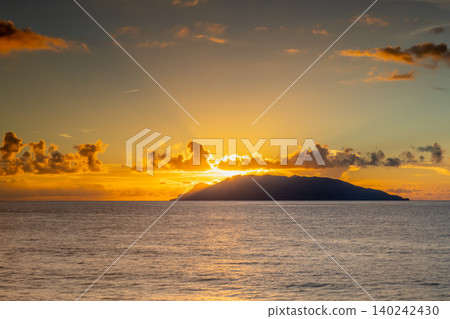 屋久島口之良部島日落美景(夏季) 屋久島口之良部島日落美景(夏季) 140242430