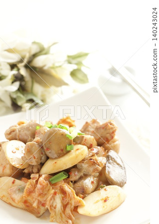 Stir-fried king oyster mushrooms and chicken with kimchi Stir-fried king oyster mushrooms and chicken with kimchi 140243024