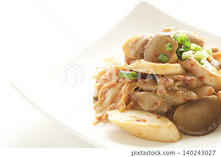 Stir-fried king oyster mushrooms and chicken with kimchi Stir-fried king oyster mushrooms and chicken with kimchi 140243027