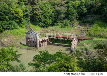 Kagoshima Prefecture / The beauty of fresh greenery and the ruins of the Sogi Power Plant, like something out of a movie. Kagoshima Prefecture / The beauty of fresh greenery and the ruins of the Sogi Power Plant, like something out of a movie. 140243483