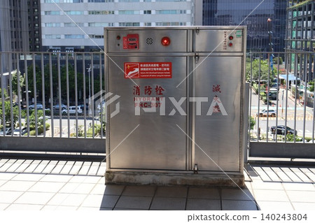 Fire extinguishers and fire hydrant equipment on Taiwan High-Speed Rail platforms Fire extinguishers and fire hydrant equipment on Taiwan High-Speed Rail platforms 140243804