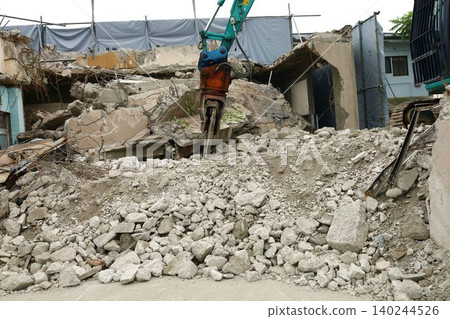 Scenes from a building demolition site Scenes from a building demolition site 140244526