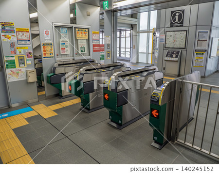 日暮裡舍人號列車赤土小學站的自動檢票閘機 日暮裡舍人號列車赤土小學站的自動檢票閘機 140245152