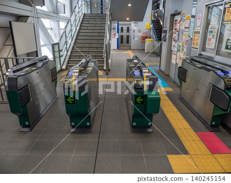 日暮裡舍人號列車赤土小學站的自動檢票閘機 日暮裡舍人號列車赤土小學站的自動檢票閘機 140245154