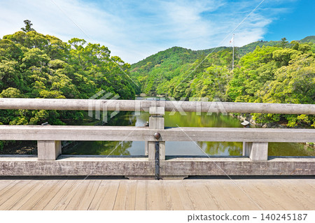 [伊勢神社的宇治橋]三重縣伊勢市宇治館町 140245187