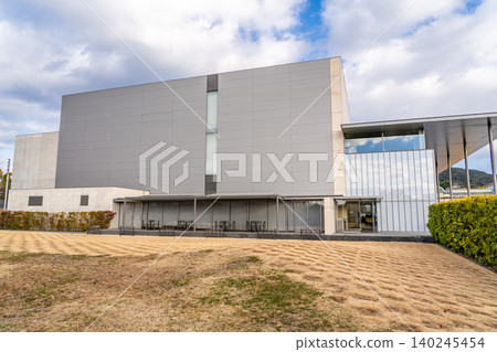 Kyoto National Museum, Heisei Chishinkan Main Building: Collects and exhibits cultural properties of Kyoto. 140245454