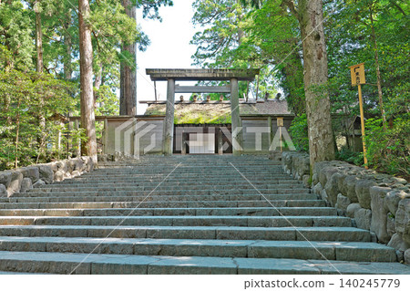 三重縣伊勢市宇治館町 140245779