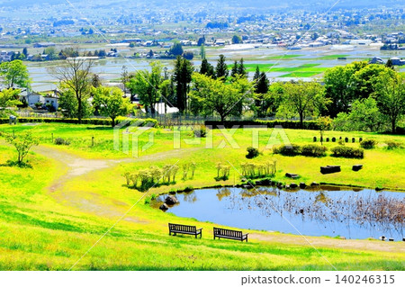 五月北阿爾卑斯山觀景藝術博物館:信州山脈,信州風景 五月北阿爾卑斯山觀景藝術博物館:信州山脈,信州風景 140246315