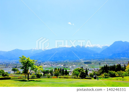 五月北阿爾卑斯山觀景藝術博物館:信州山脈,信州風景 五月北阿爾卑斯山觀景藝術博物館:信州山脈,信州風景 140246331