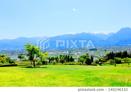 五月北阿爾卑斯山觀景藝術博物館:信州山脈,信州風景 五月北阿爾卑斯山觀景藝術博物館:信州山脈,信州風景 140246332