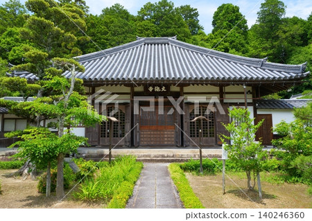 滋賀縣甲賀市禦池寺正殿 [六月] 140246360
