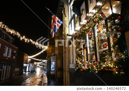 5 stylish hotels with Christmas decorations 5 stylish hotels with Christmas decorations 140246572