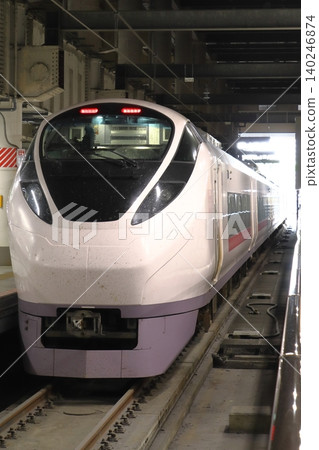 據傳將改建為夜間列車的常板線特快列車 E657 系列 K19 列車組正在進廠。 140246874