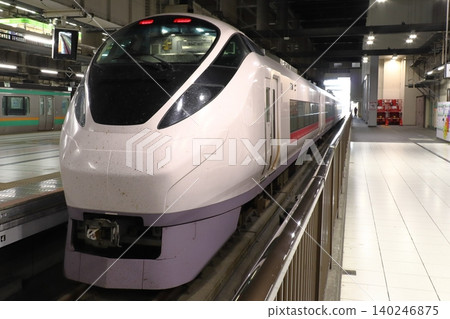 據傳將改建為夜間列車的常板線特快列車 E657 系列 K19 列車組正在進廠。 140246875