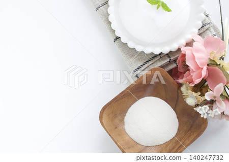 Agar jelly made with powdered agar and aloe vera Agar jelly made with powdered agar and aloe vera 140247732