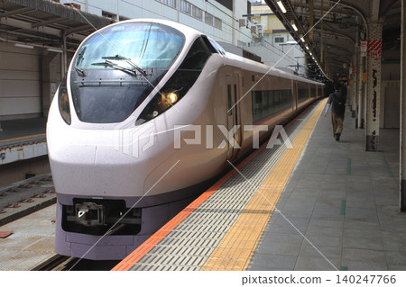 據傳將改建為夜間列車的常板線特快列車 E657 系列 K19 列車組正在進廠。 據傳將改建為夜間列車的常板線特快列車 E657 系列 K19 列車組正在進廠。 140247766