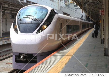 據傳將改建為夜間列車的常板線特快列車 E657 系列 K19 列車組正在進廠。 據傳將改建為夜間列車的常板線特快列車 E657 系列 K19 列車組正在進廠。 140247770
