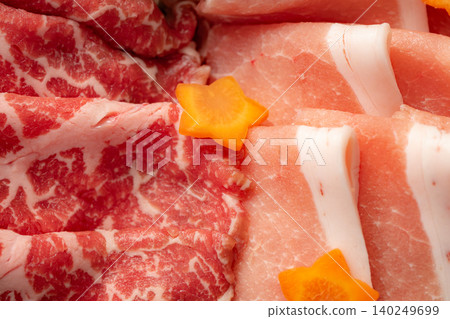 牛肉豬肉火鍋食材特寫 牛肉豬肉火鍋食材特寫 140249699