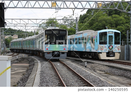 7000 Series and Seibu Railway: A Traveling Restaurant with 52 Seats of Bliss 140250595