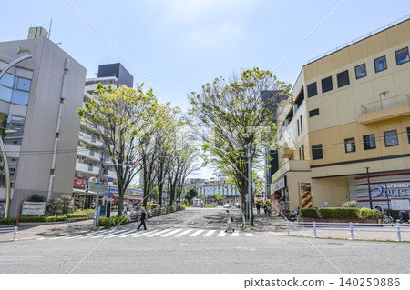 東京町田市的城市景觀：成瀨車站前的十字路口 140250886