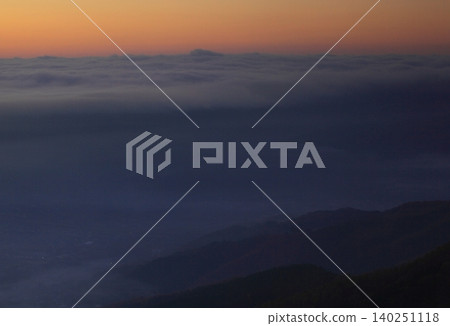 The sea of clouds stained in the morning sun The sea of clouds stained in the morning sun 140251118