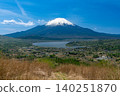 Mount Fuji with Lake Yamanaka in the foreground 140251870