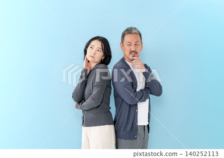 強強聯合的夫妻會思考爭論 140252113