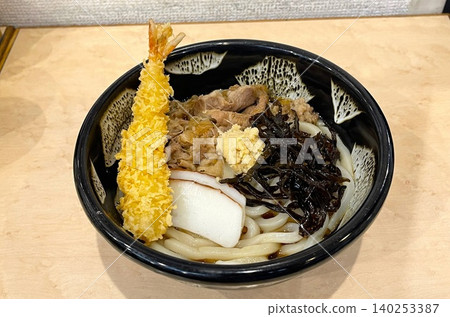 [Kurashiki City, Okayama Prefecture] "Furuichi Nakaten," the birthplace of bukkake udon, serves meat tempura bukkake udon. 140253387