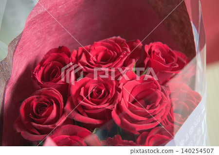 一朵紅色花花束 一朵紅色花花束 140254507